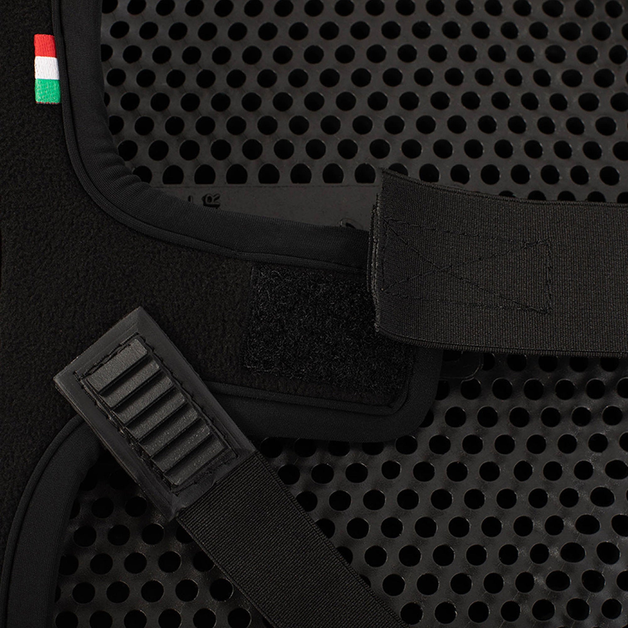 AC501-BLACK_9.jpg