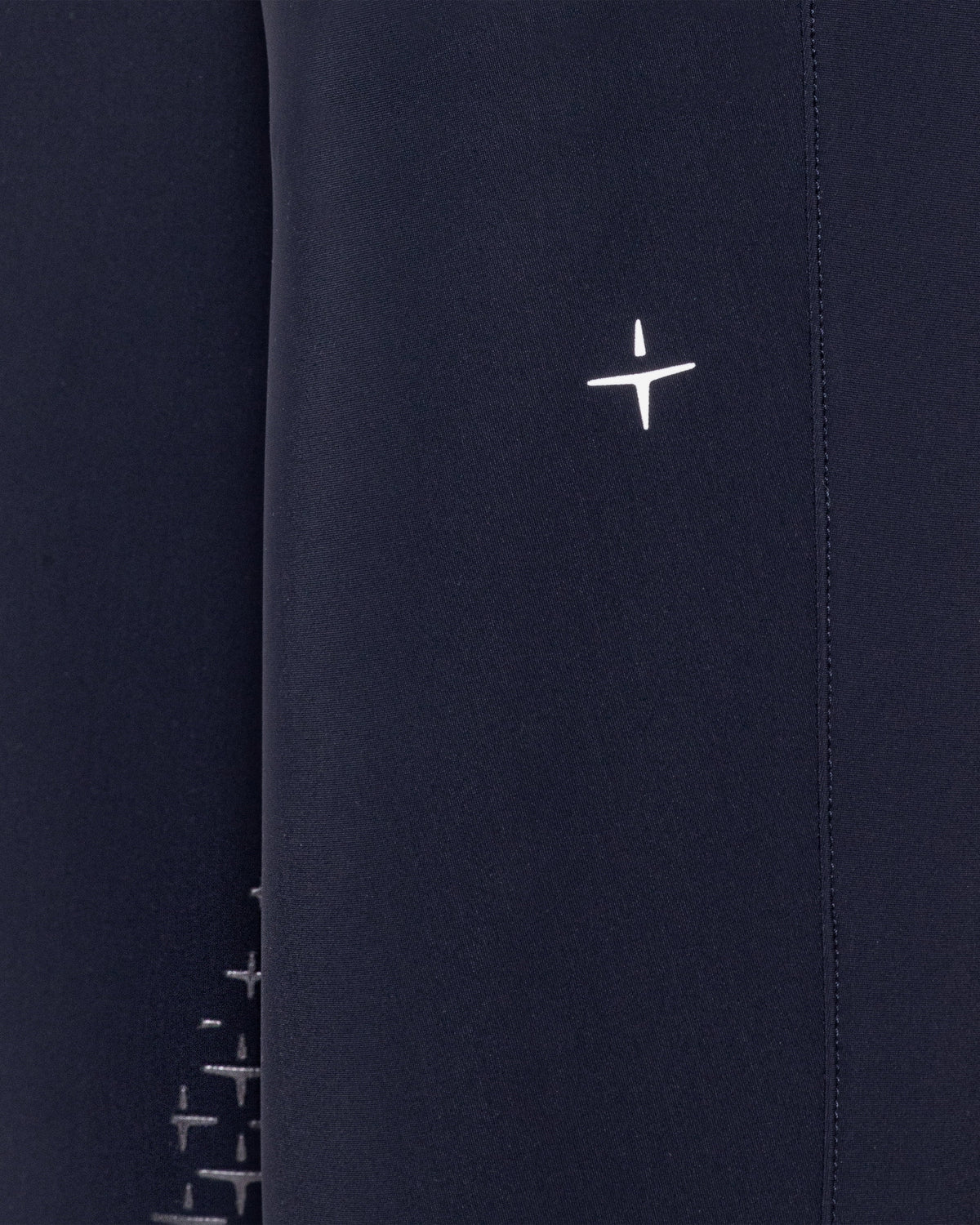 BRW25_FG_JE-NAVY_2.jpg