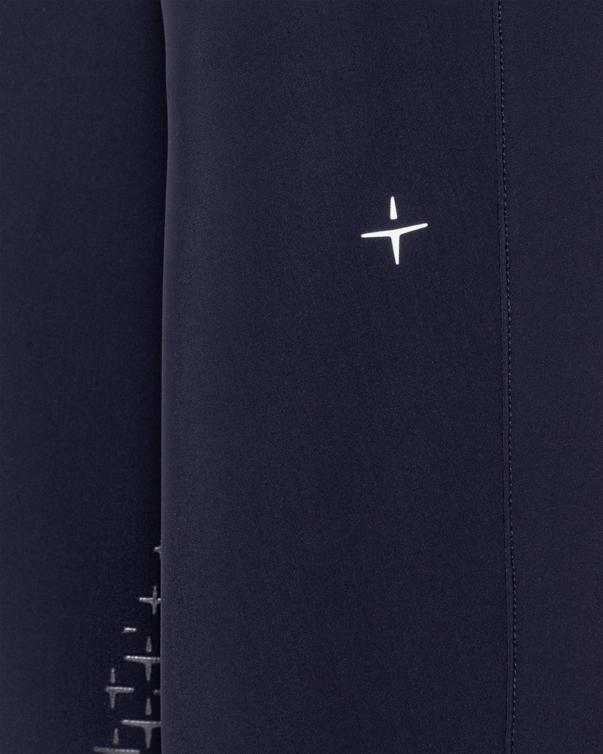 BRW25_FG_JE-NAVY_2.jpg