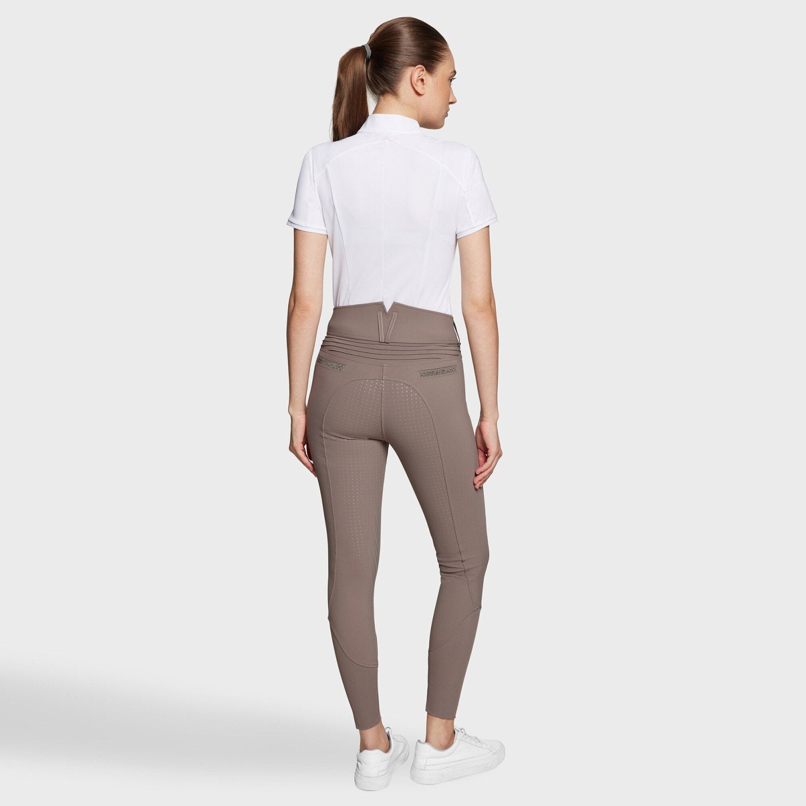 CLARA_NV-SS25_FG-V_RCK_1.jpg