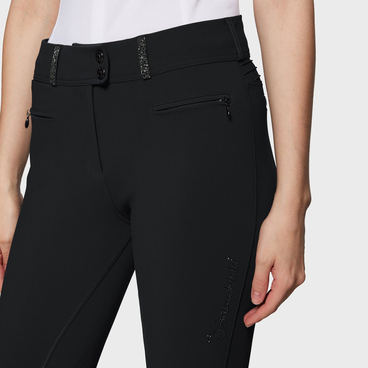 CLARA_PREM-SS25_KN-BLK_2.jpg