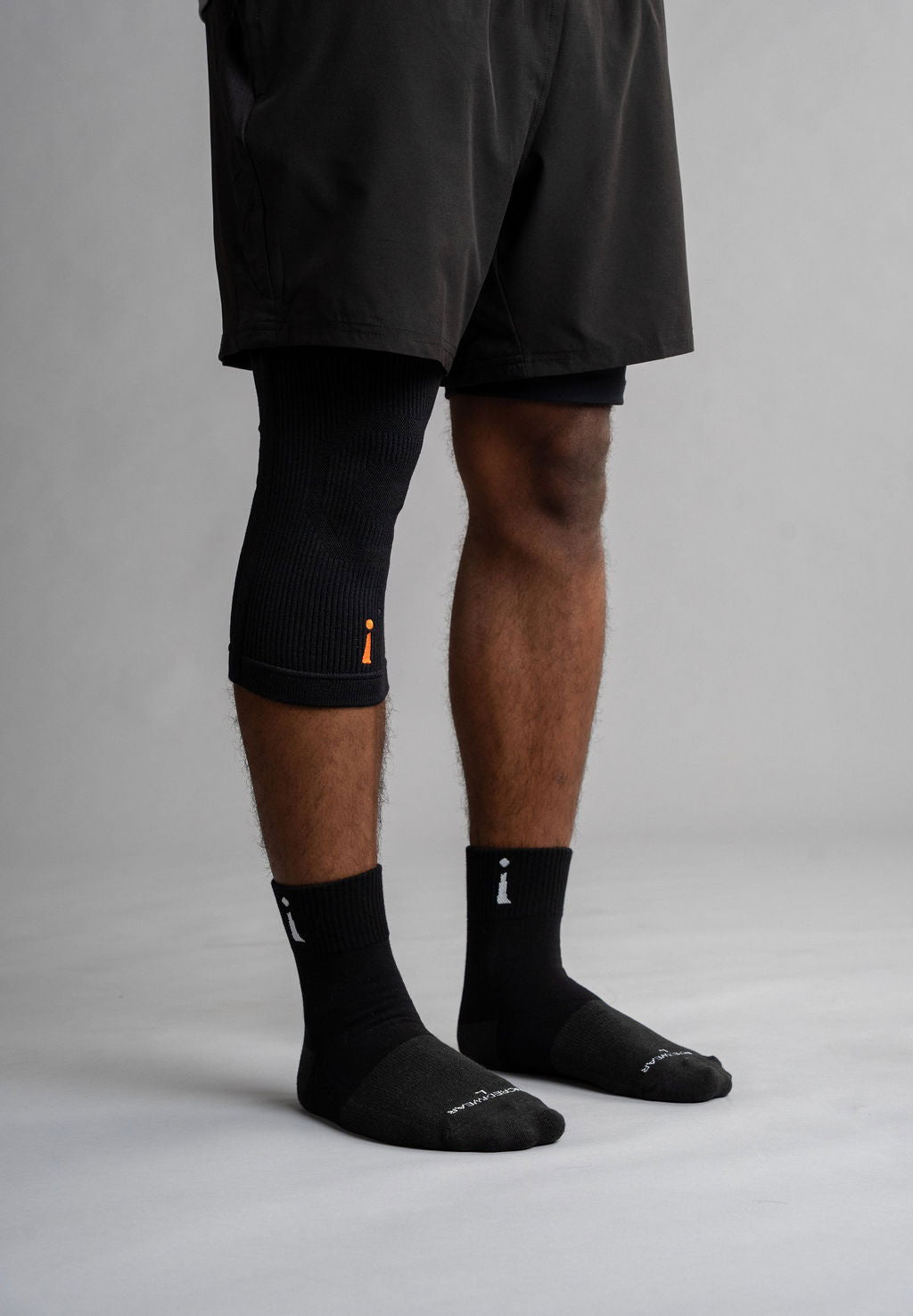 G702-BLACK_1.jpg