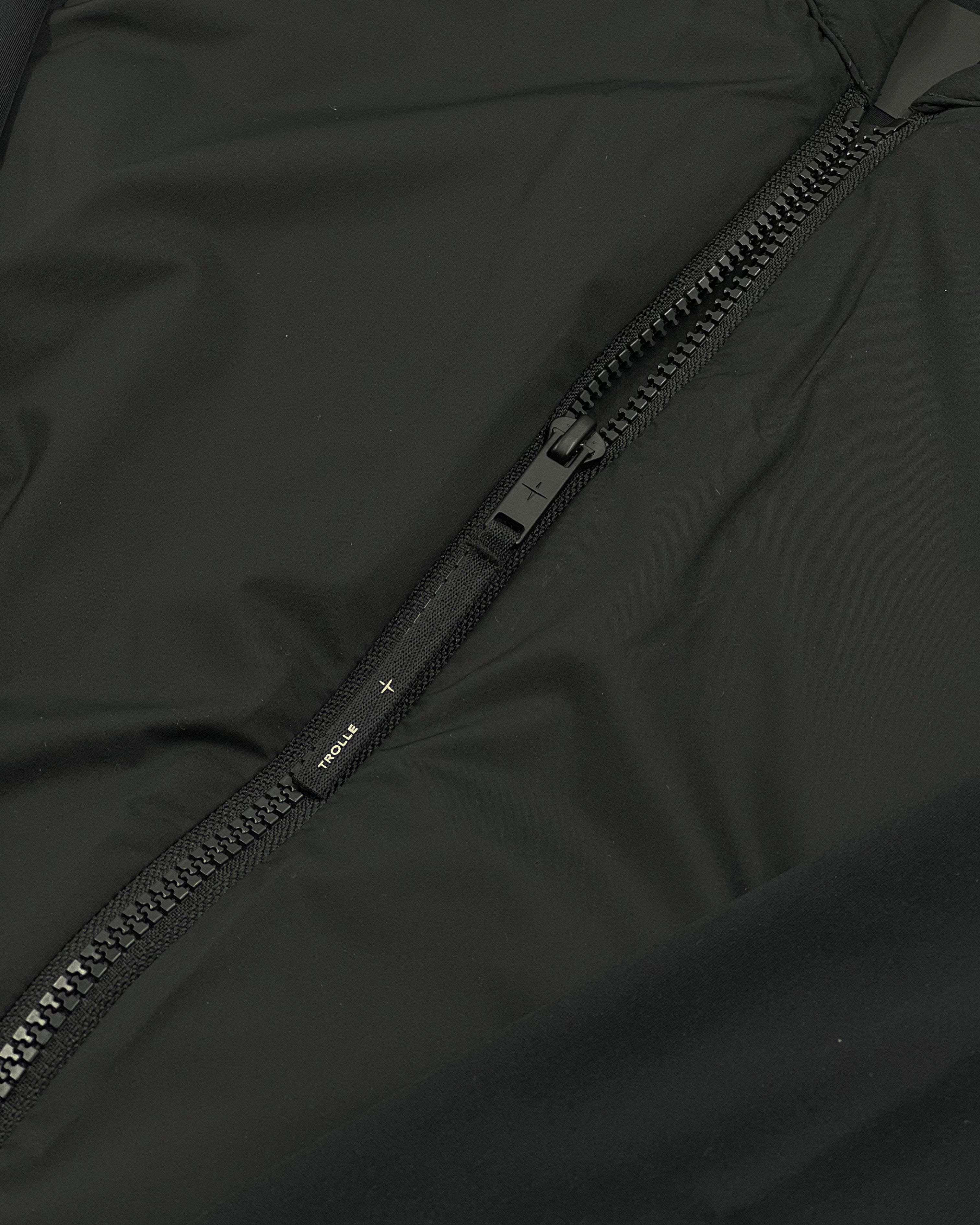 JCW31_NY-BLACK_4.jpg
