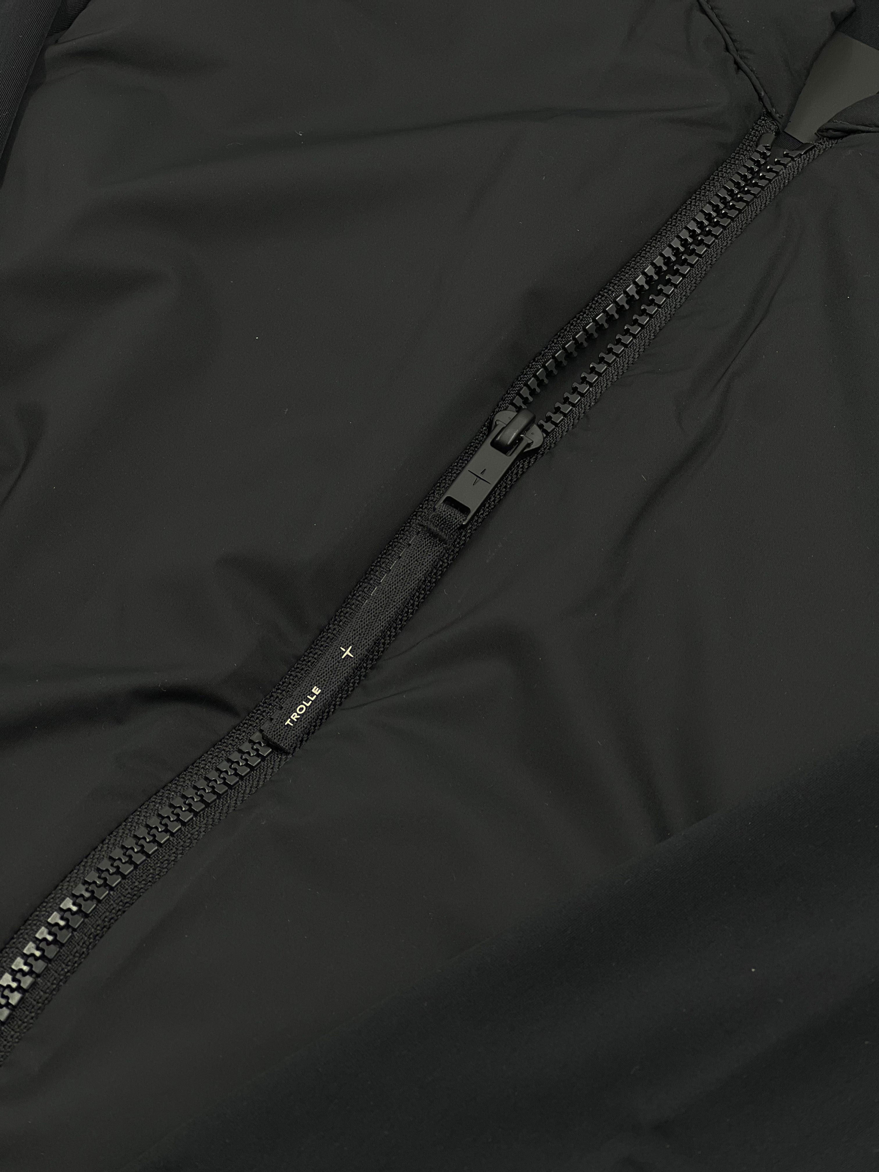 JCW31_NY-BLACK_4.jpg