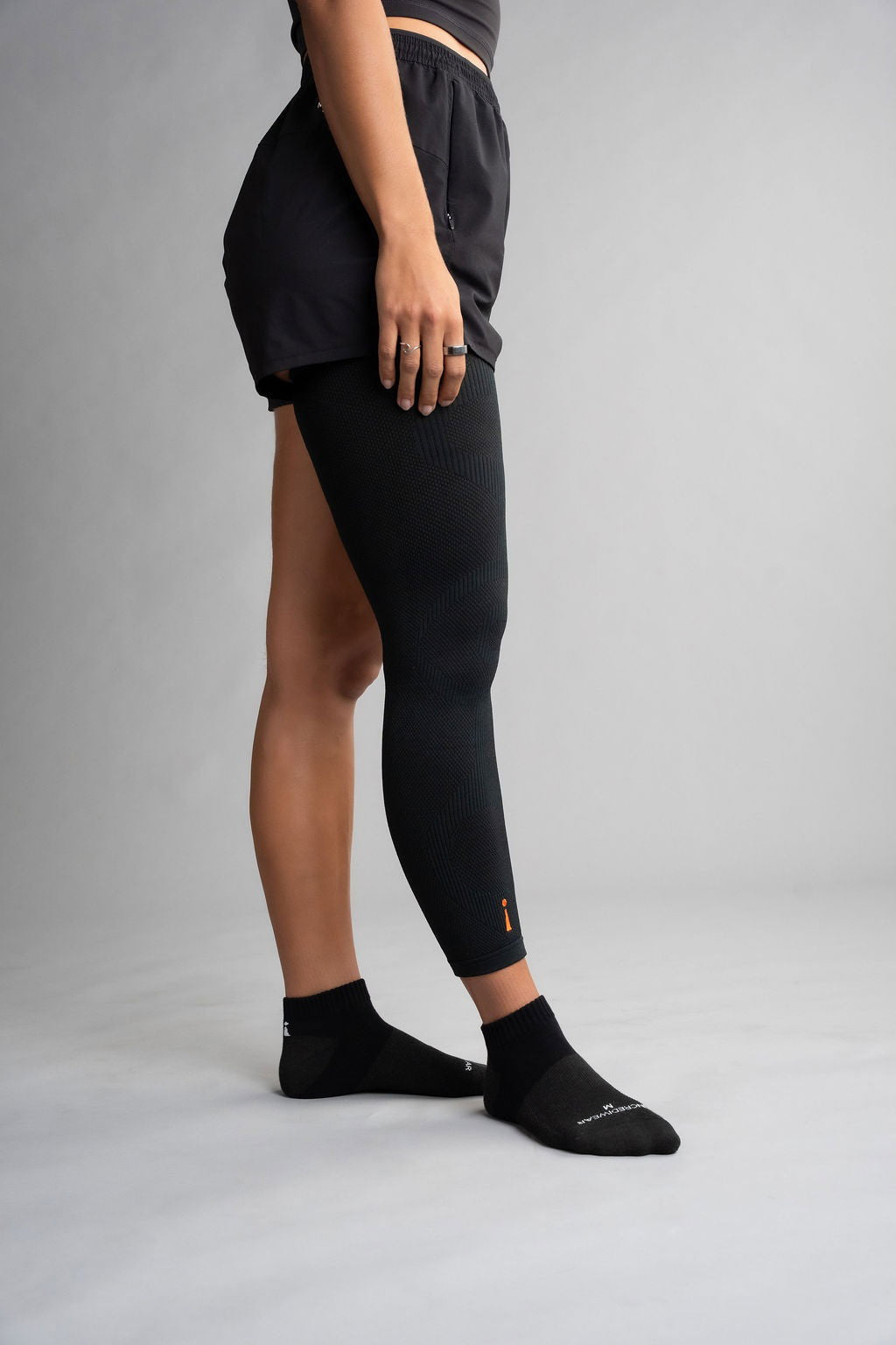LS902-BLACK.jpg