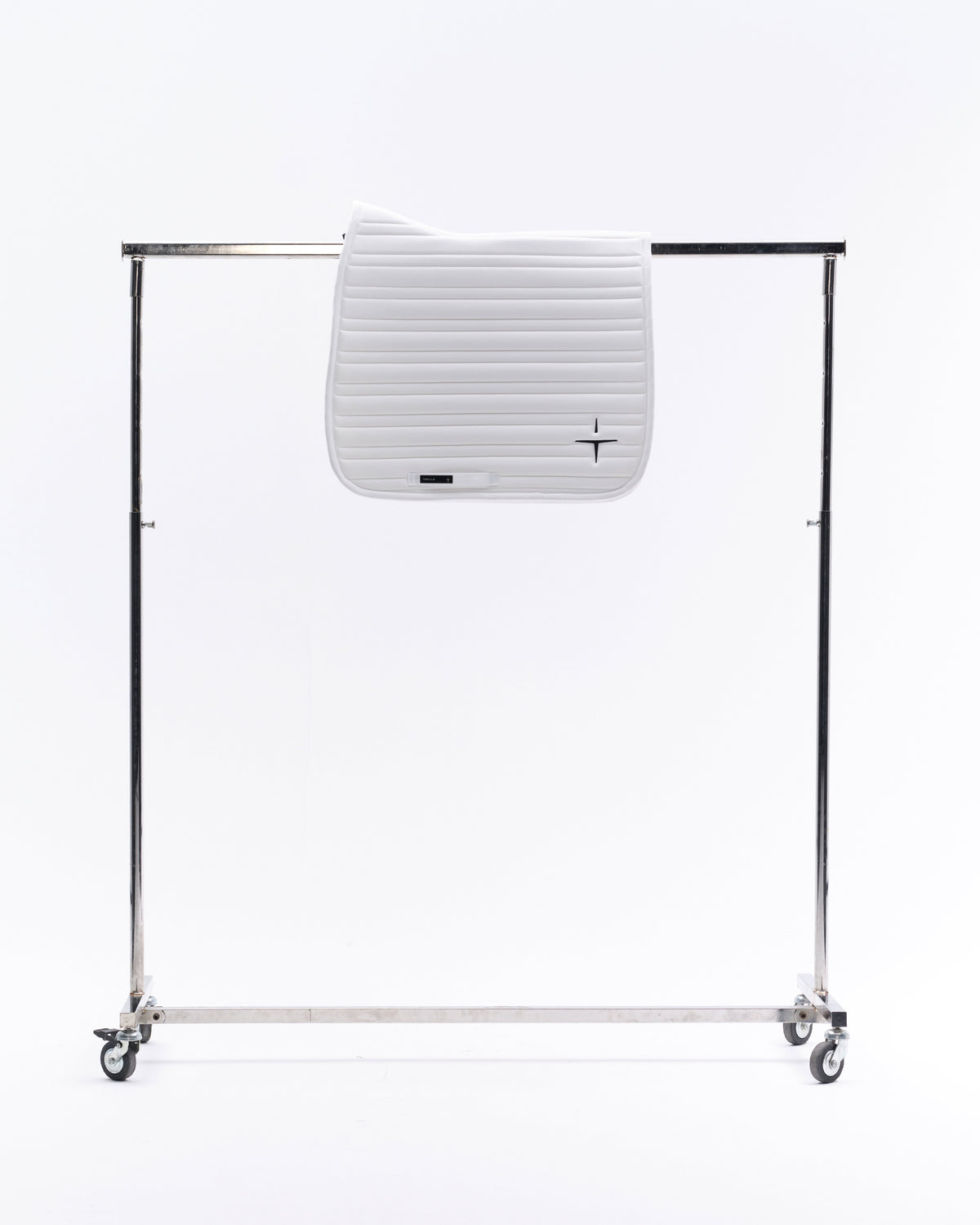 PAHD29_JE-WHITE_4.jpg
