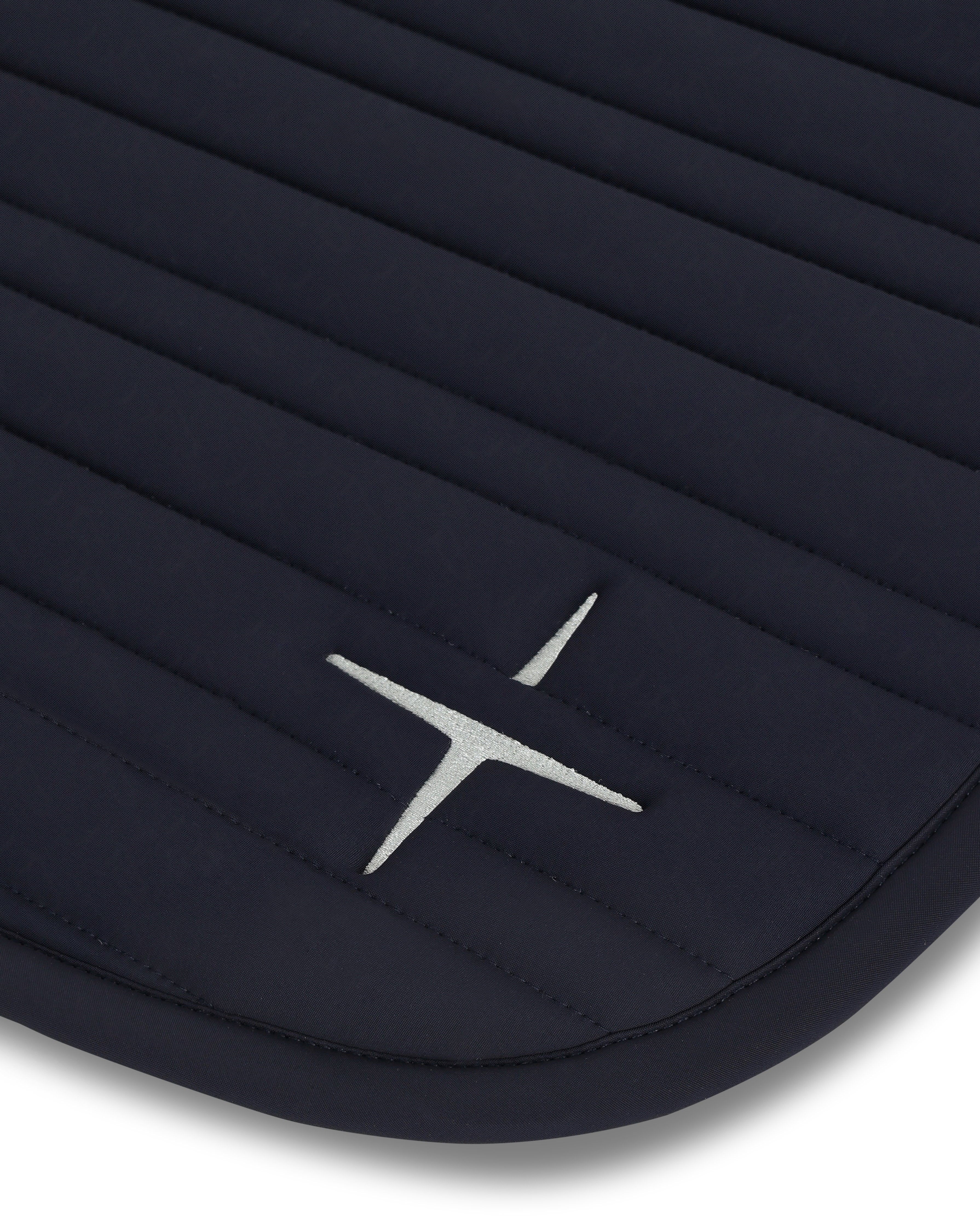 PAHJ29_JE-NAVY_1.jpg
