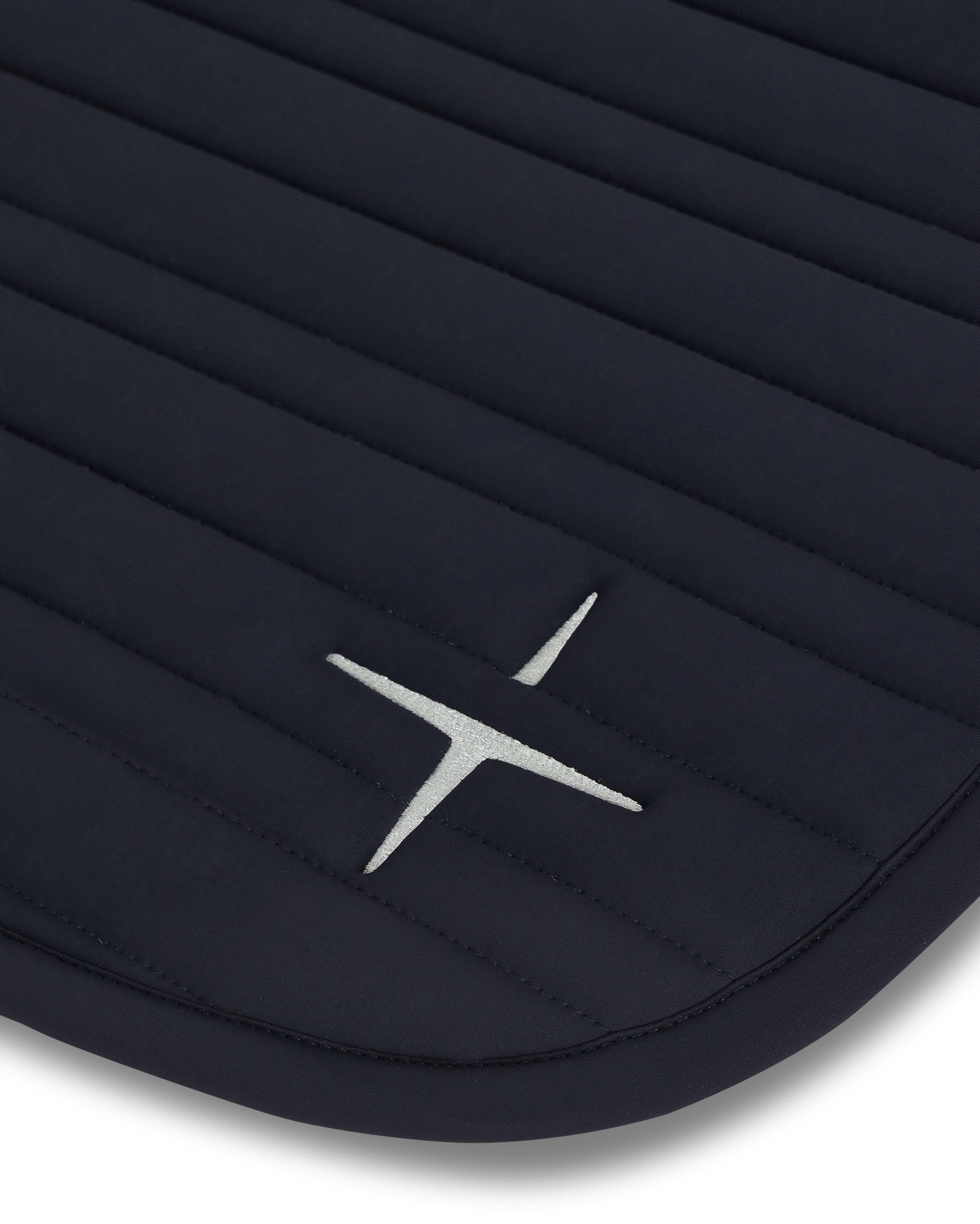 PAHJ29_JE-NAVY_1.jpg