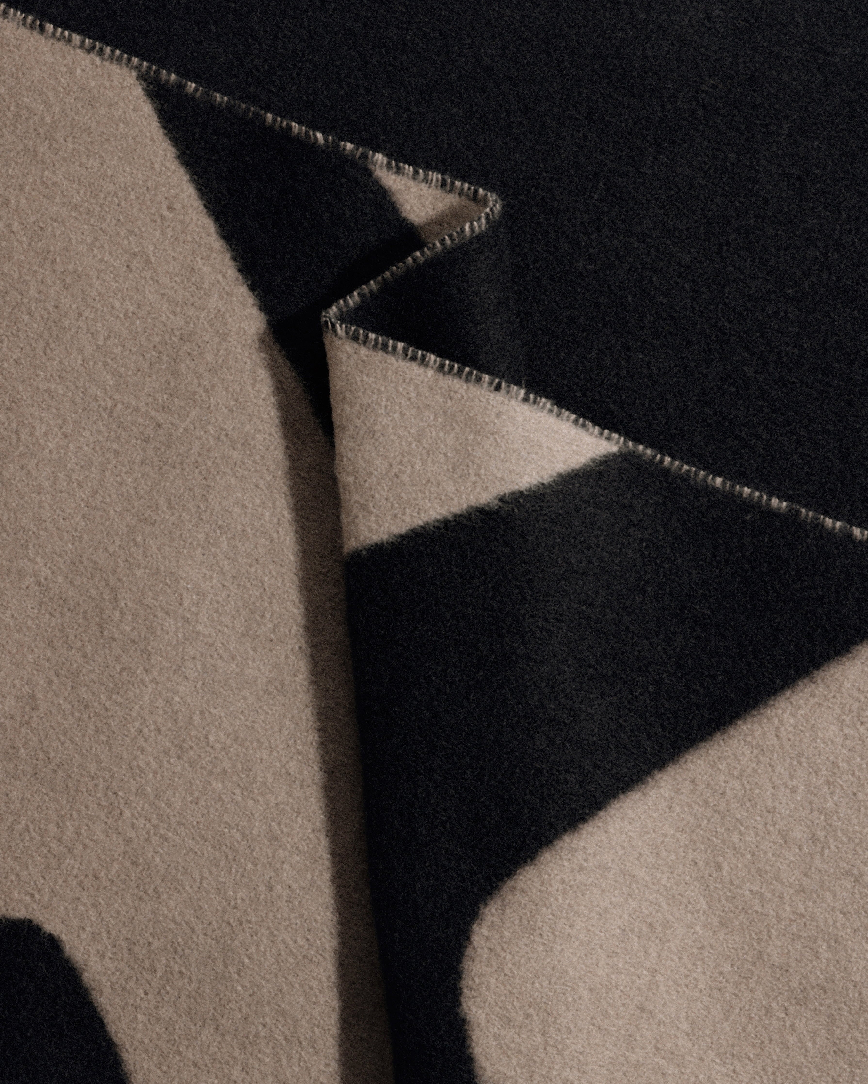 SCU02_KN-BLACKTAUPE_2.jpg