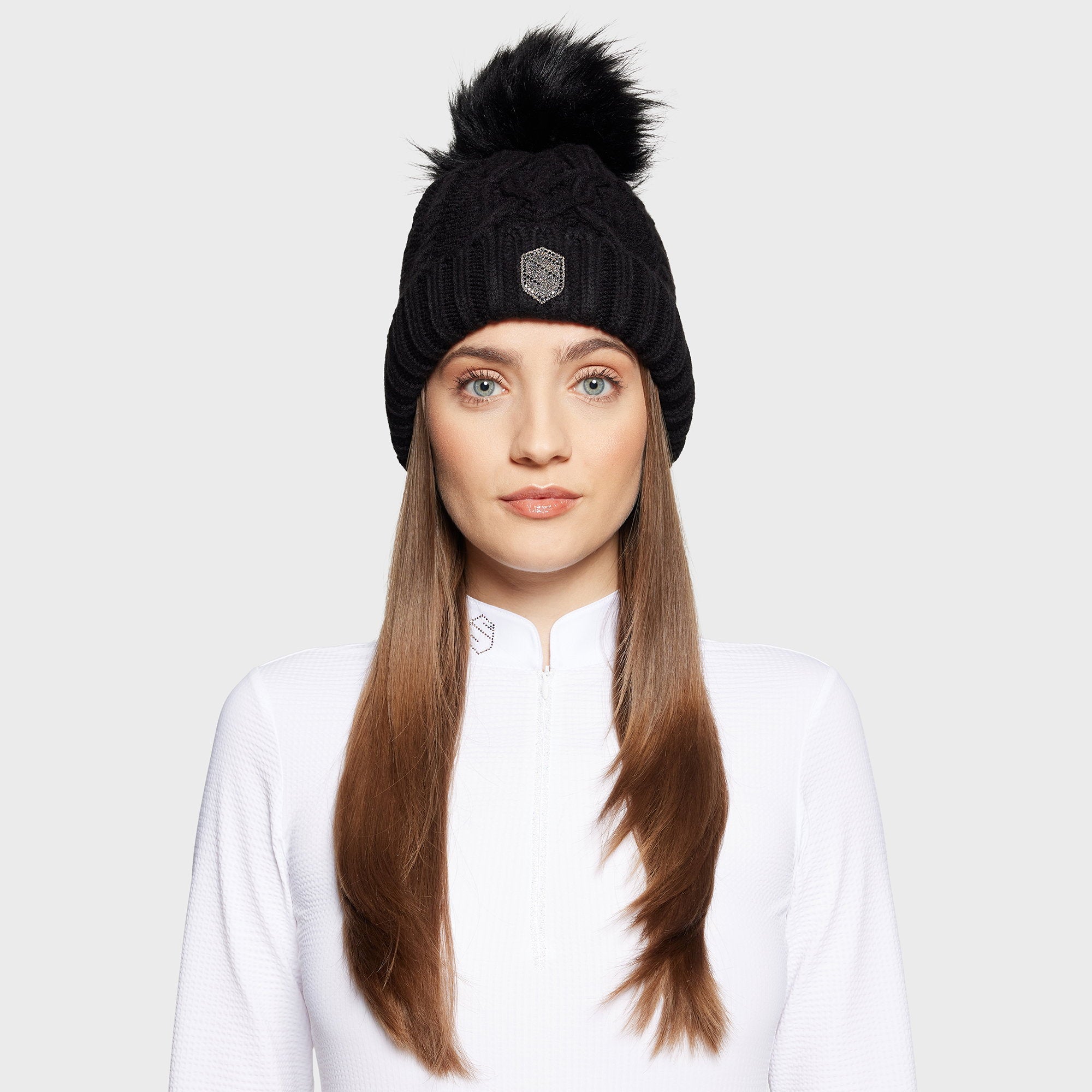 U-NORA_CR_INSIA-FW25-BLK.jpg
