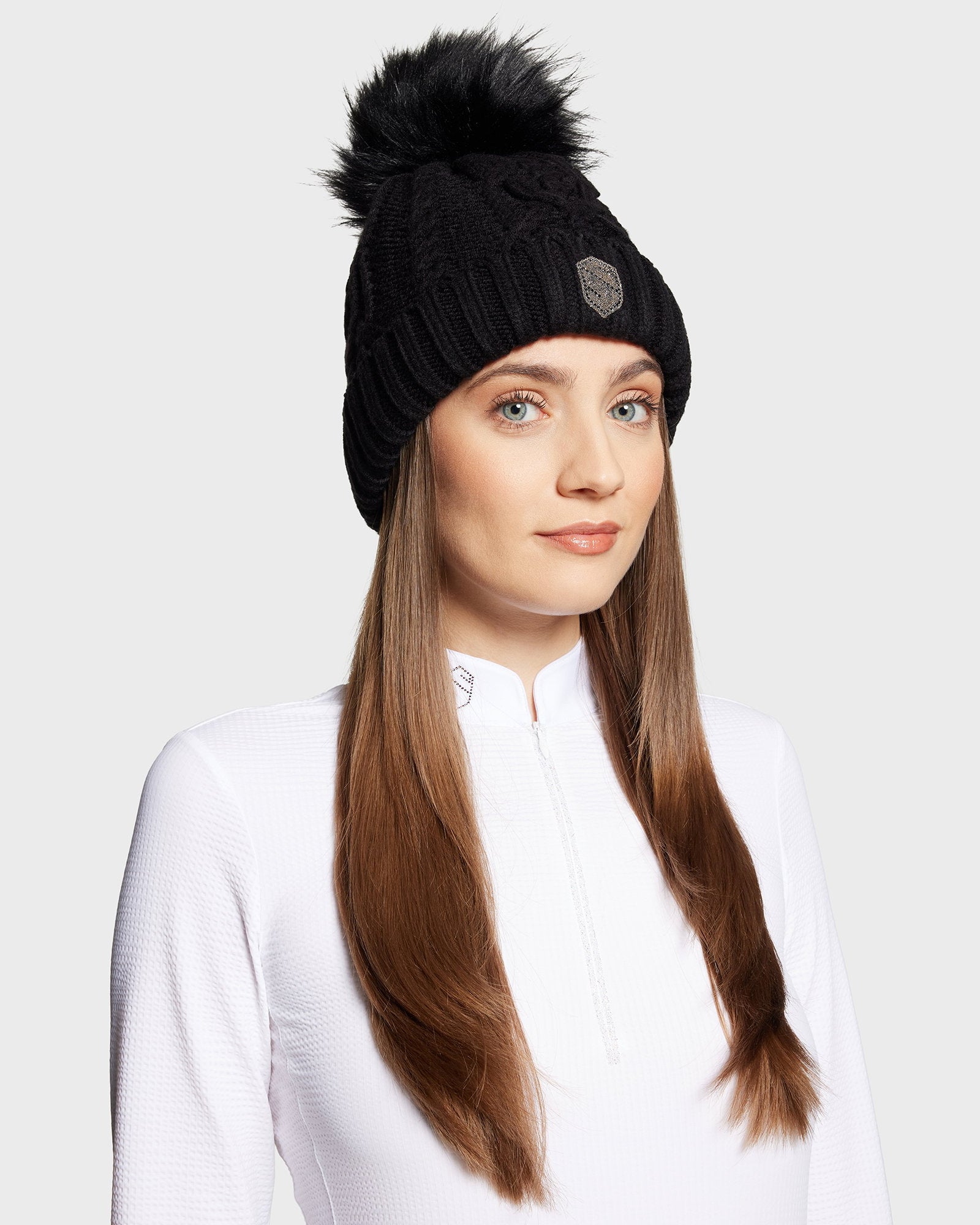 U-NORA_CR_INSIA-FW25-BLK_1.jpg