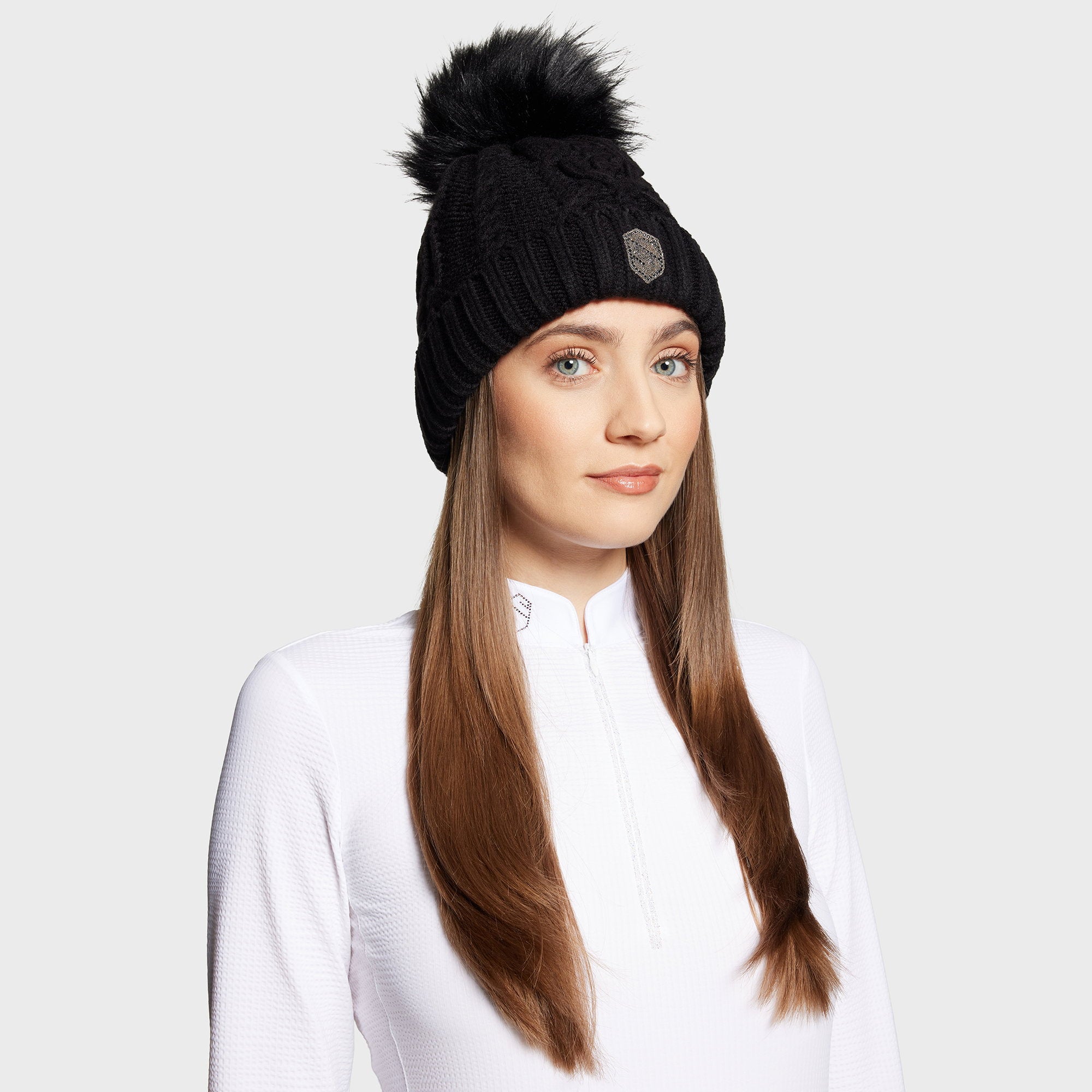 U-NORA_CR_INSIA-FW25-BLK_1.jpg