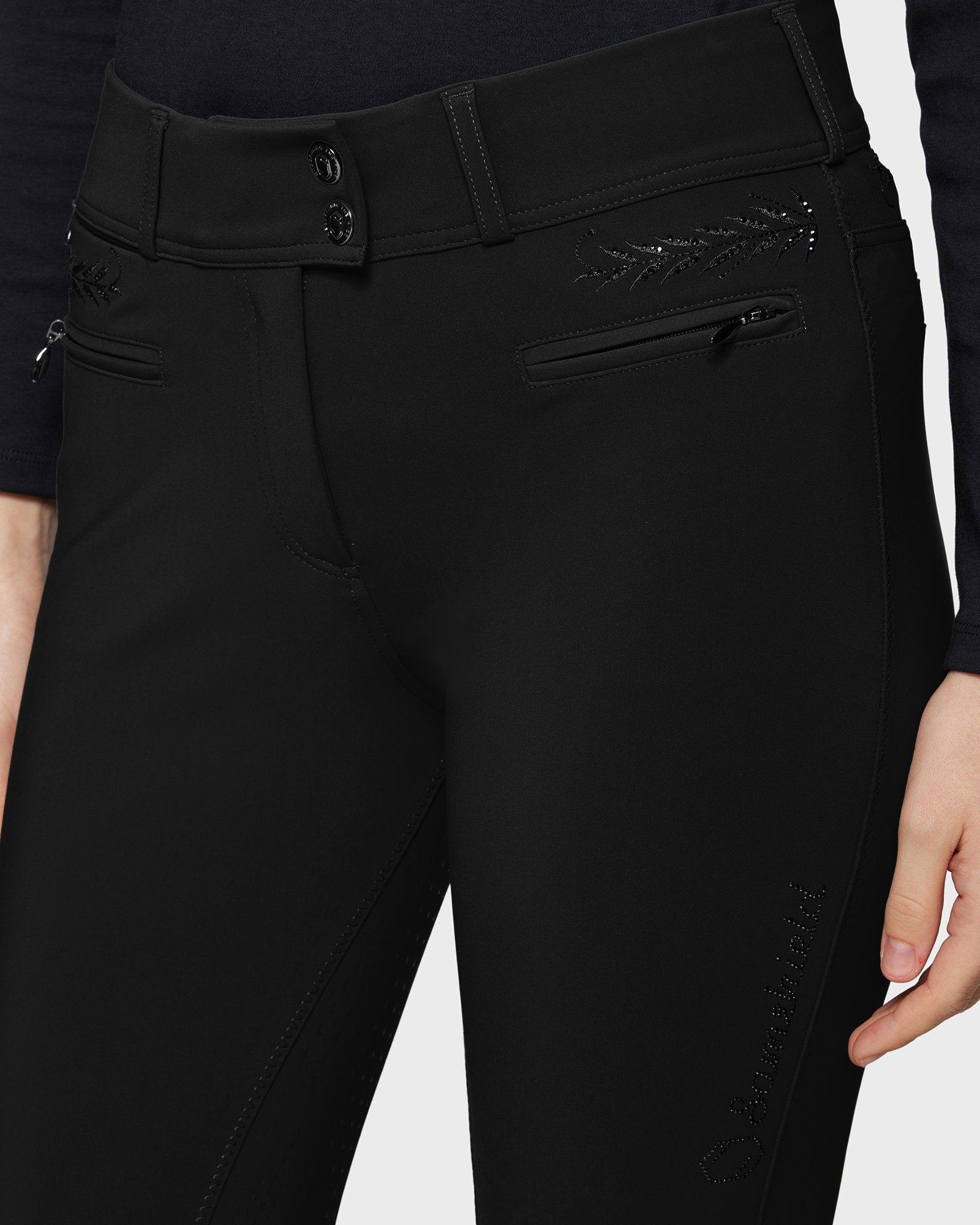 W-CAPUCINE_FG-FW25-BLK_2.jpg