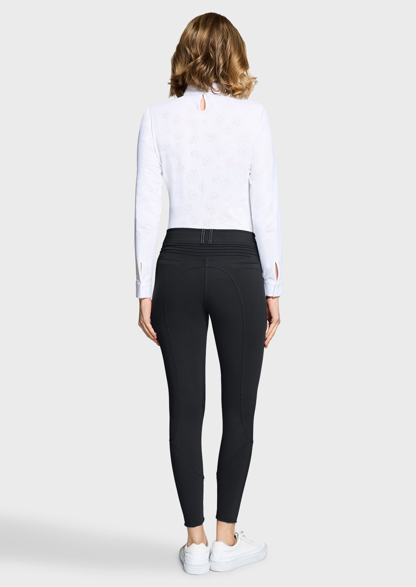 W-CHLOE-KG-SS26-BLK_1.jpg