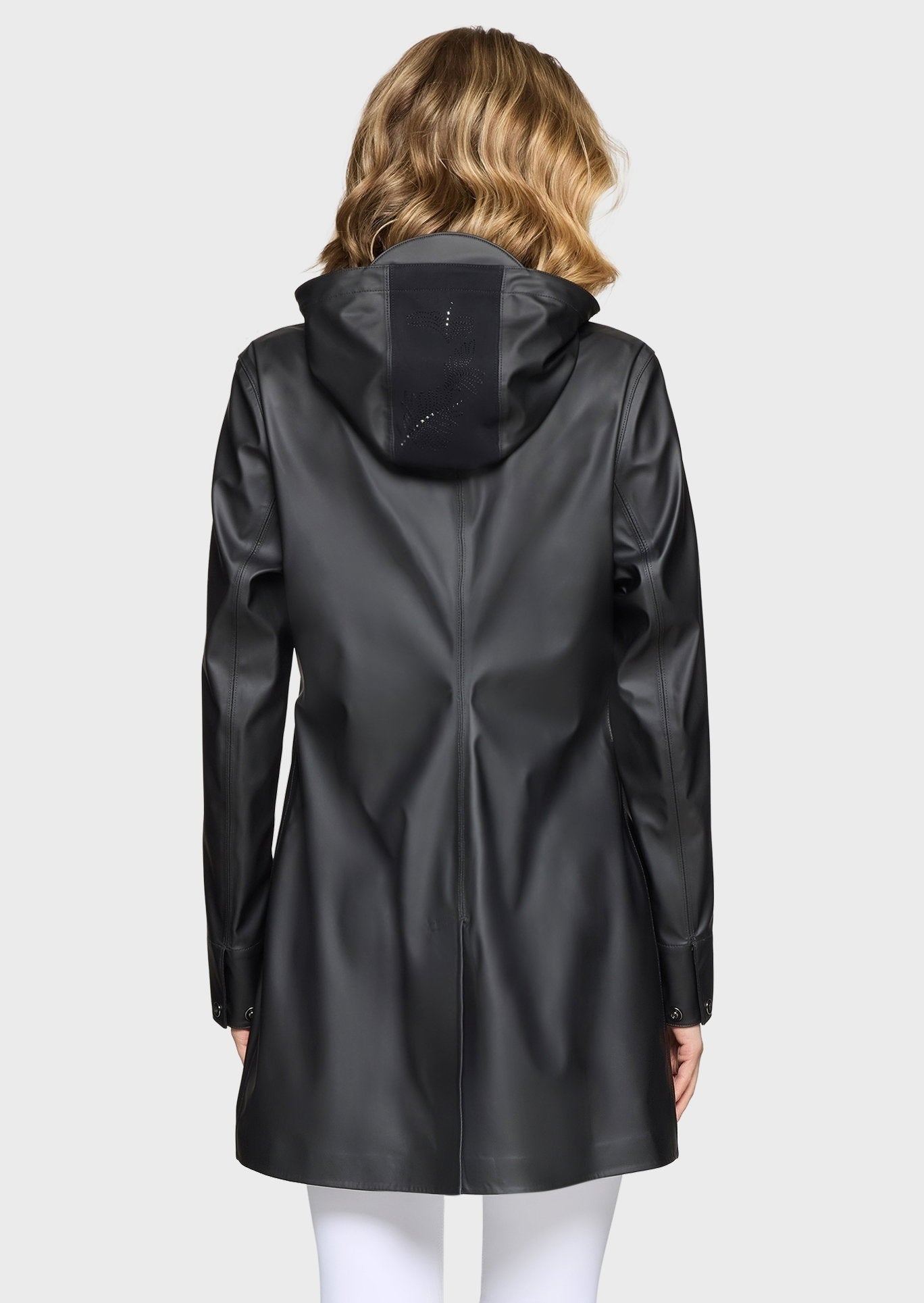 W-DELFINA-S-SS26-BLKBGE_1.jpg