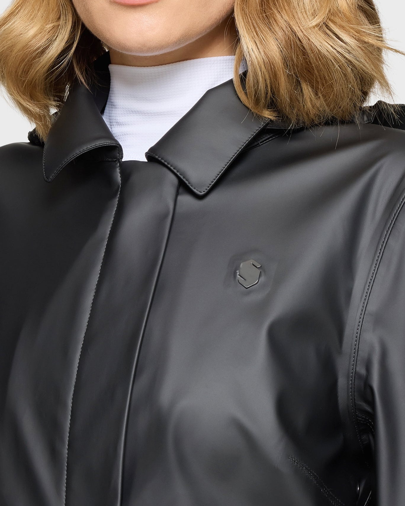 W-DELFINA-S-SS26-BLKBGE_2.jpg