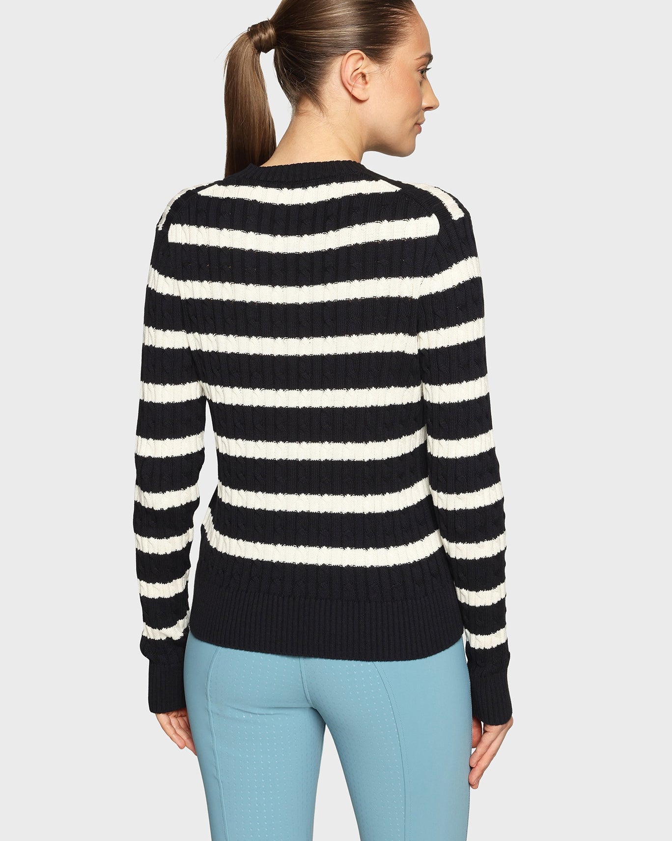 W-LISA-TWIST-SS26-NVYWHT_1.jpg