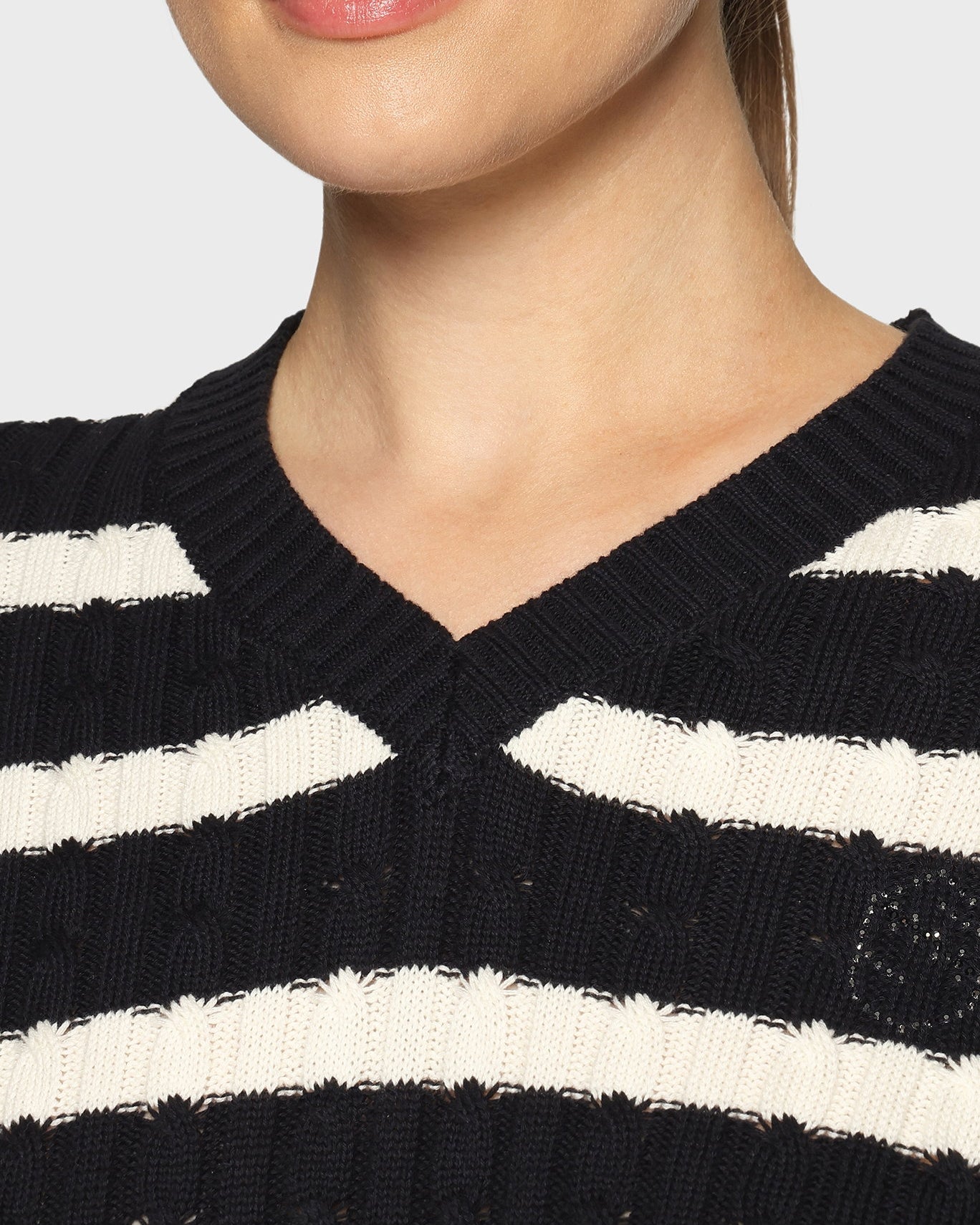 W-LISA-TWIST-SS26-NVYWHT_2.jpg