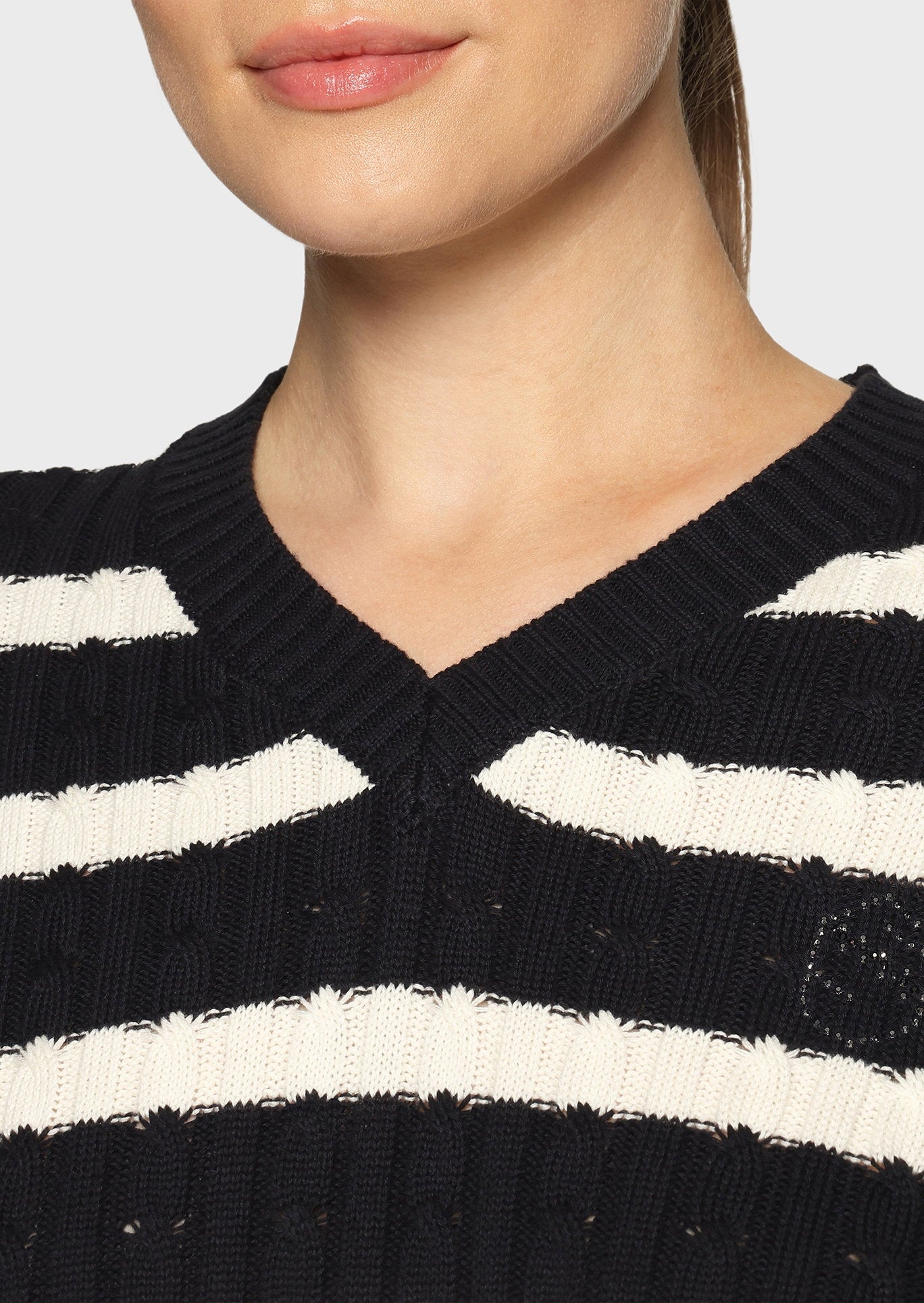 W-LISA-TWIST-SS26-NVYWHT_2.jpg