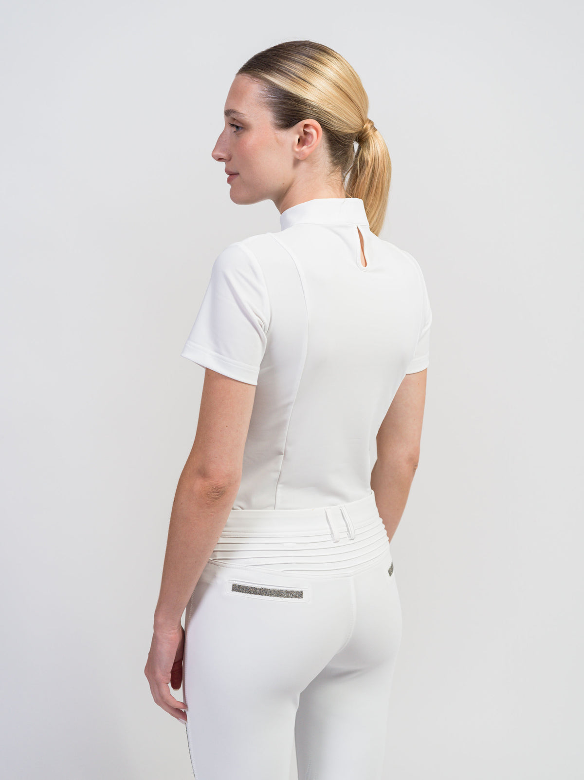 W-SCARLETT_SS-FW23-WHT_1.jpg