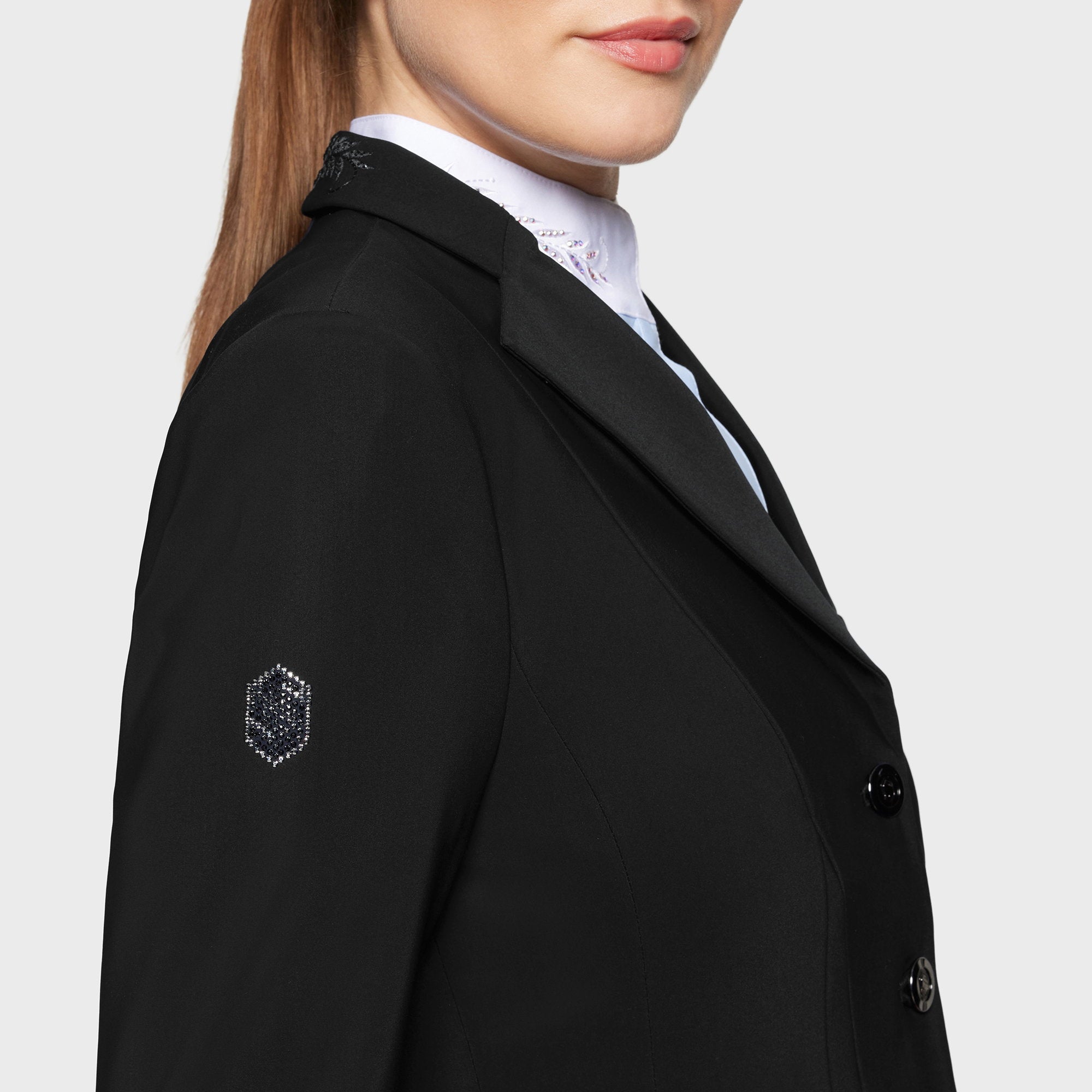 W-VICY_FLW_CRY-FW25-BLK_2.jpg