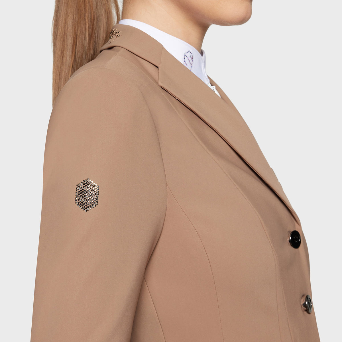 W-VICY_FLW_CRY-FW25-CAMEL_2.jpg