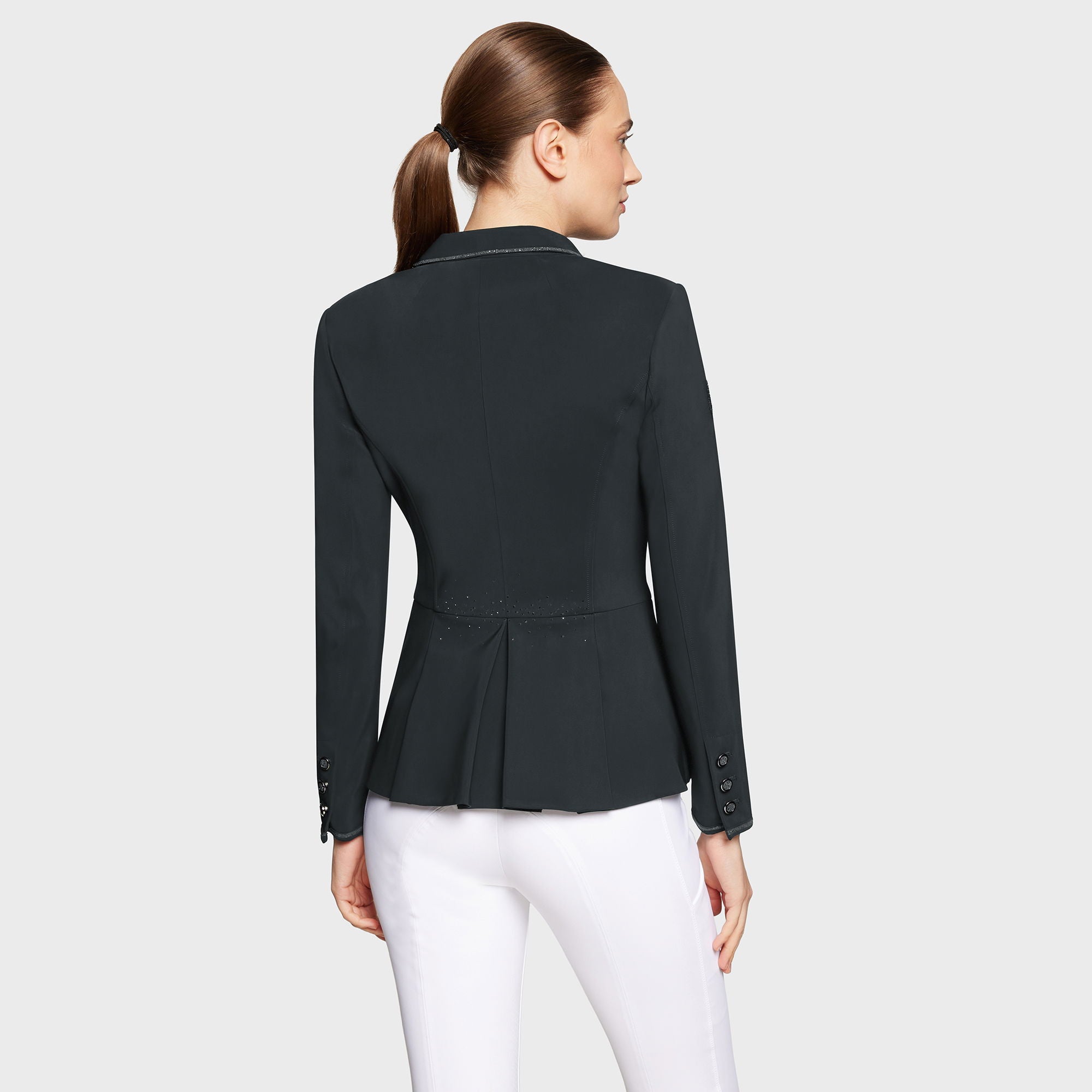 W-VIC_CFRB_RGL-FW25-MLESNI_1.jpg