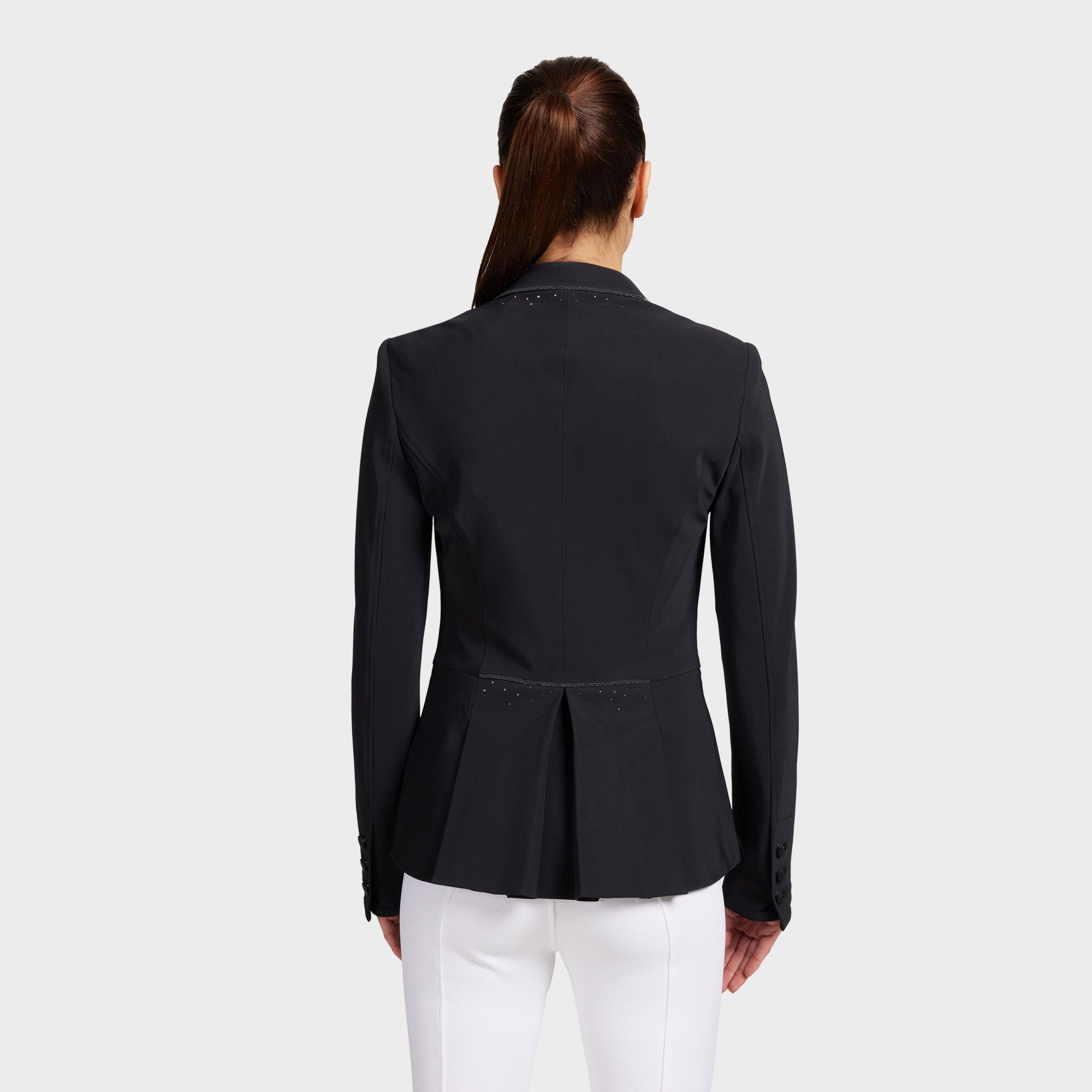 W-VIC_CRFB-FW24-BLK_1.jpg