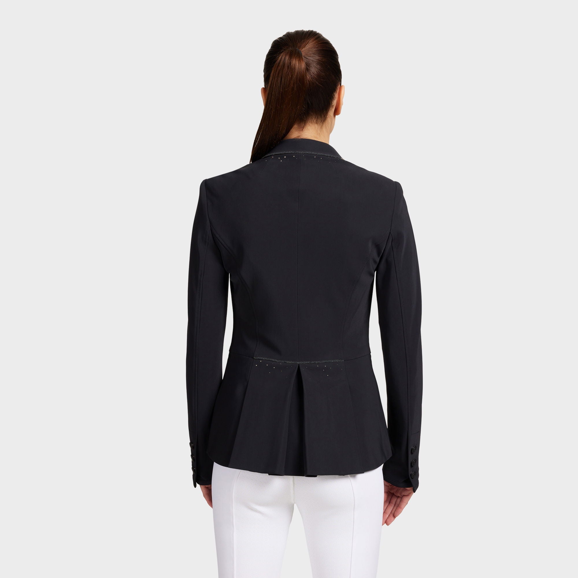 W-VIC_CRFB-FW24-BLK_1.jpg