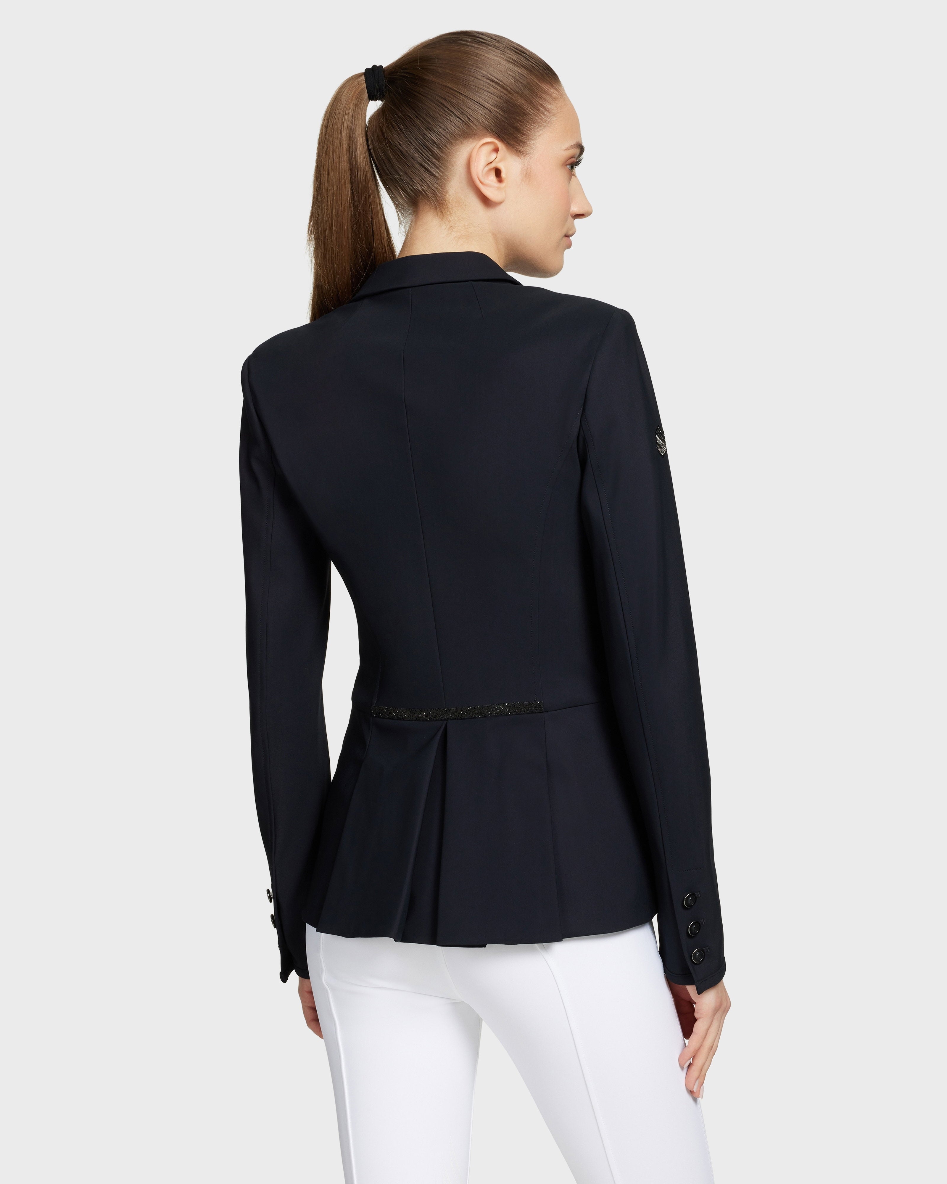 W-VIC_CRFB-SS24-BLK_1.jpg