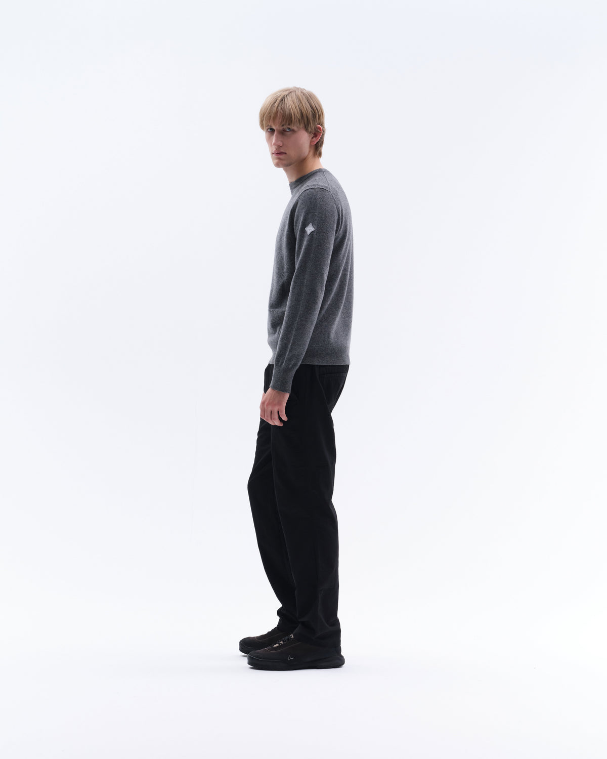 WOM09_CM-GREY_5.jpg