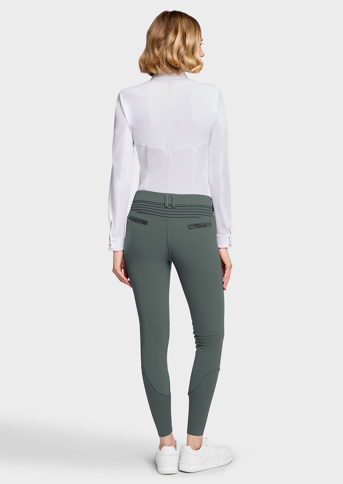 W_ADELE_CRF_KG_FW26-DFS_1.jpg