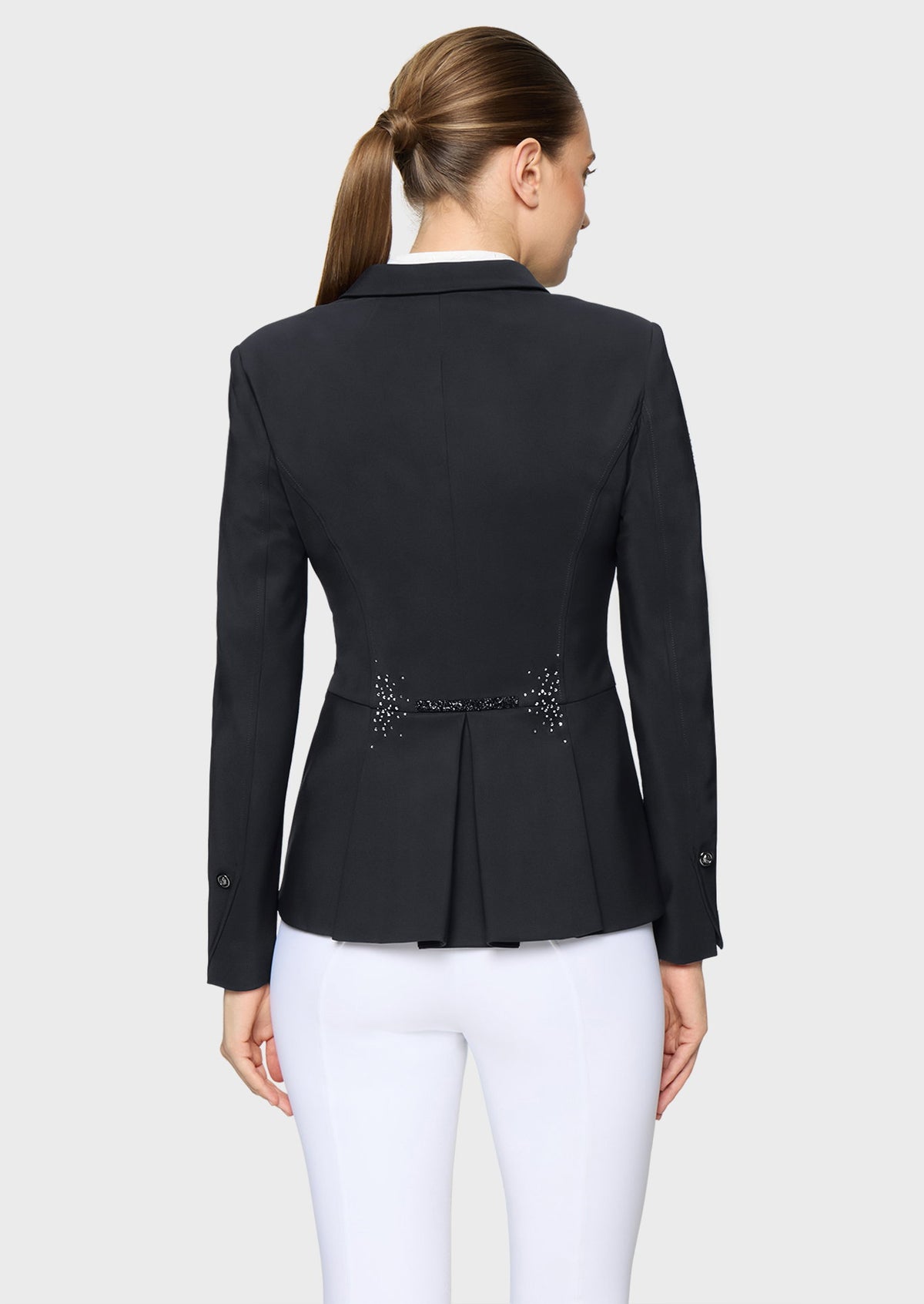 W_VICTORINE_PREM_REG-BLK_1.jpg