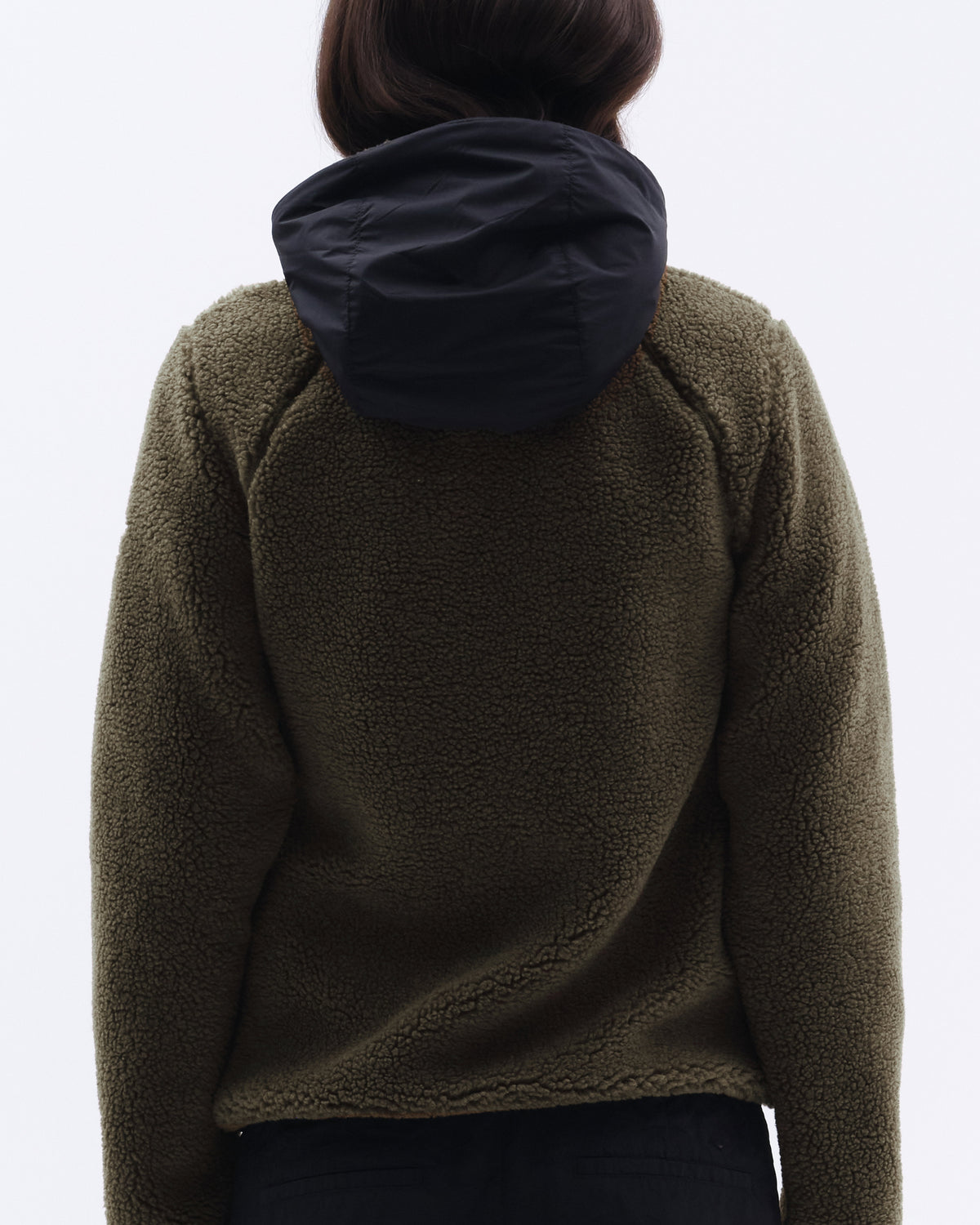 Model image — Hooded sherpa jacket Female - Black